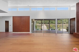 444 S Windsor Blvd in Los Angeles, CA - Building Photo - Building Photo