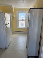 279 Essex St, Unit B in Bangor, ME - Building Photo - Building Photo