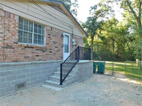 409 Maple Ln in Conroe, TX - Building Photo - Building Photo