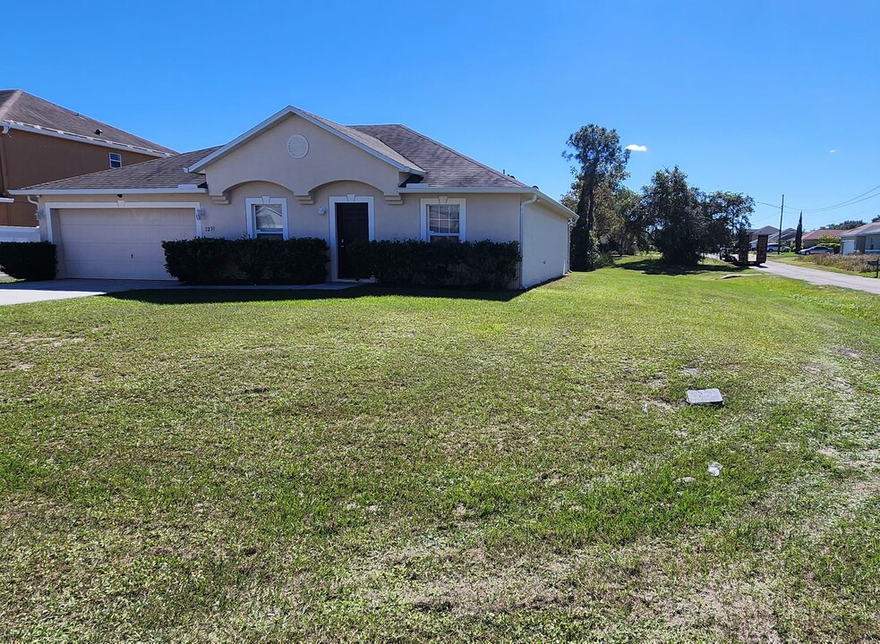 1231 Apopka Ln in Kissimmee, FL - Building Photo