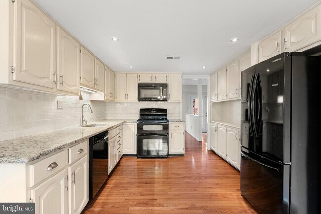 11 Treaty Dr in Chesterbrook, PA - Building Photo - Building Photo