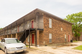 Olive Square Apartments in Baton Rouge, LA - Foto de edificio - Building Photo