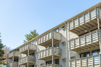 1195 Grafton St, Unit #15 in Worcester, MA - Building Photo - Building Photo
