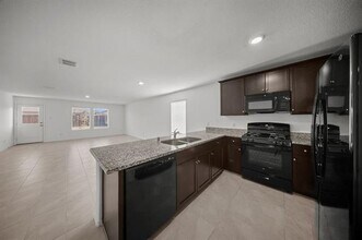 2402 Mobile St in Ennis, TX - Building Photo - Building Photo