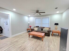 18 Milton Rd in Pensacola, FL - Building Photo - Building Photo