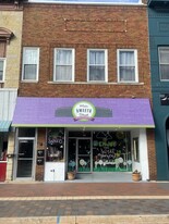 307 Main St, Unit 1 in Cedar Falls, IA - Building Photo