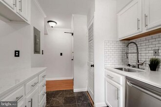 2016 37th St SE, Unit #102 in Washington, DC - Building Photo - Building Photo