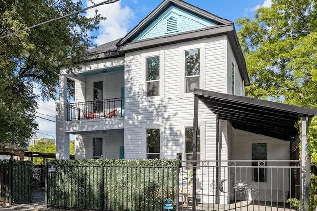 property at 1015 Brooks St