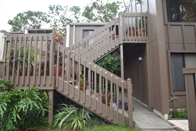 5323 Indian Creek Dr in Orlando, FL - Foto de edificio - Building Photo