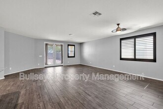 17345 W Spur Dr in Surprise, AZ - Building Photo - Building Photo