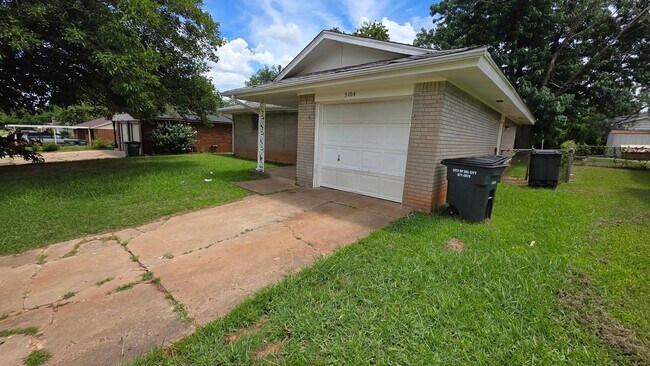 3104 Chetwood Dr in Del City, OK - Building Photo - Building Photo