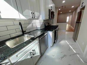 357 8th St in Jersey City, NJ - Building Photo - Building Photo