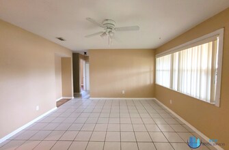 5611 63rd St N in St. Petersburg, FL - Building Photo - Building Photo