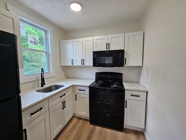 property at 1259 Chartiers Ave