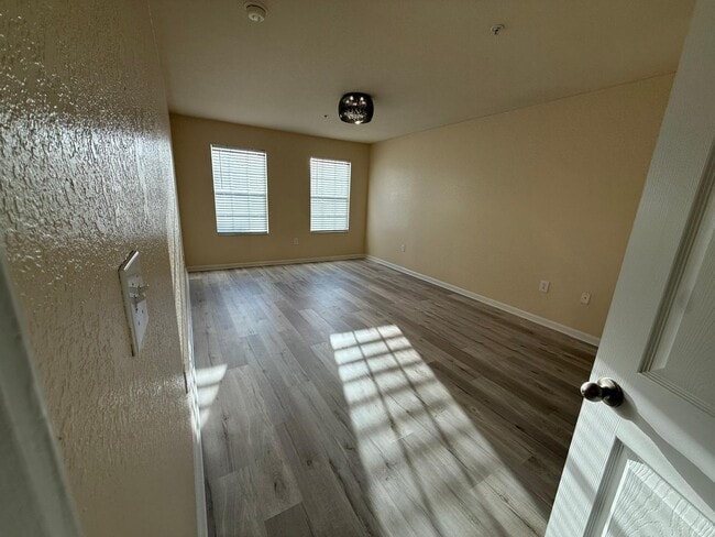 property at 3071 Ashland Ln N