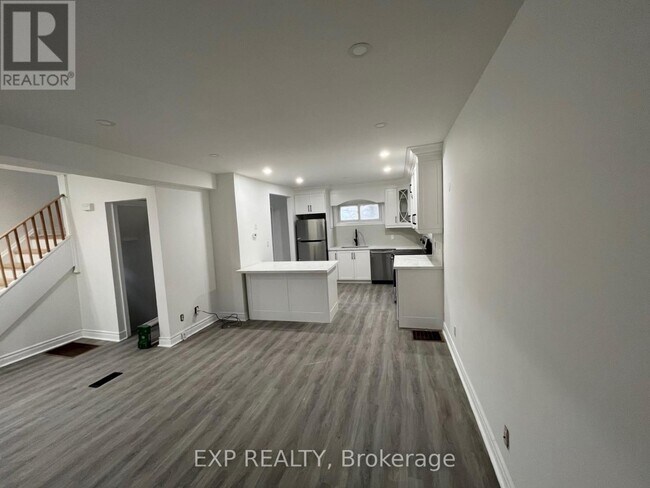 5051 Huron St in Niagara Falls, ON - Building Photo - Building Photo