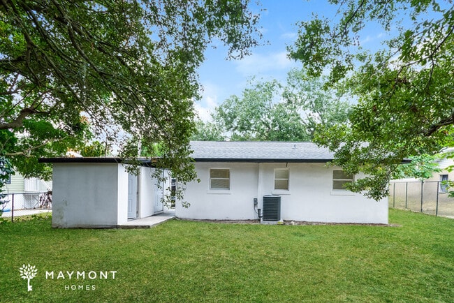 1442 34th St NW in Winter Haven, FL - Foto de edificio - Building Photo