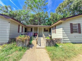 736 Reynolds Ave in Prichard, AL - Building Photo