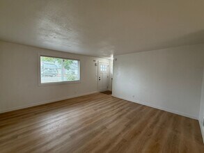 4012 Southway Loop in Springfield, OR - Building Photo - Building Photo