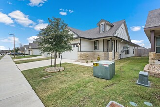 827 Mineral Wells Ln in College Station, TX - Building Photo - Building Photo