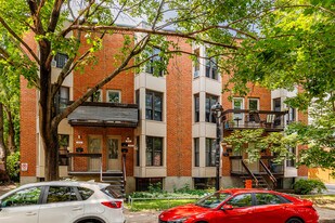 830 Saint-Philippe Rue in Montréal, QC - Building Photo