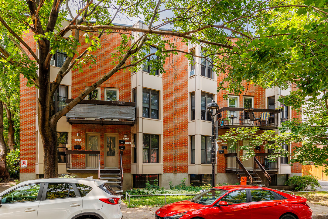 830 Saint-Philippe Rue in Montréal, QC - Building Photo