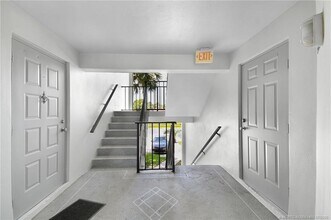 1008 Green Pine Blvd in West Palm Beach, FL - Building Photo - Building Photo