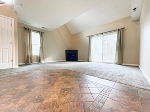 6684 Courtyard Dr in Madison, OH - Foto de edificio - Building Photo