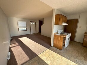 32-46 Manor Dr in Eldridge, IA - Building Photo - Building Photo