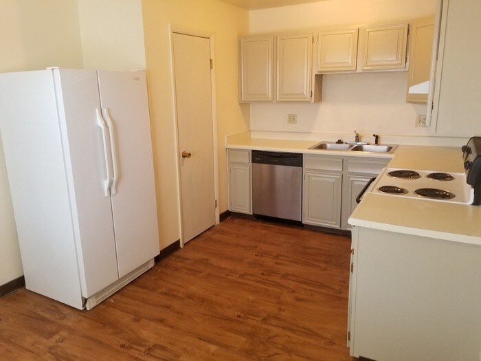2912 Sage St-Unit -3 in Colorado Springs, CO - Building Photo