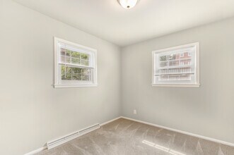 W164N8815 Mill St in Menomonee Falls, WI - Building Photo - Building Photo