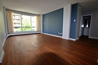 927 14 Av SW in Calgary, AB - Building Photo - Building Photo
