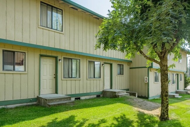 property at 1600 W 7th St