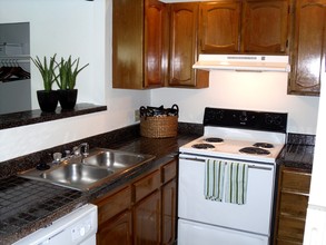 Riverstone Apartments in Federal Way, WA - Building Photo - Interior Photo