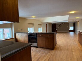 900-904 Main St, Unit 904 B in Fitchburg, MA - Building Photo