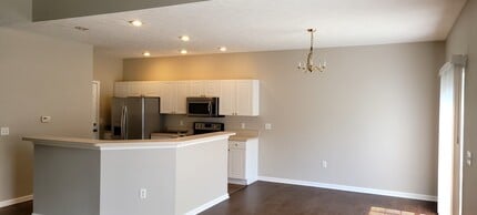 770 Mystic Pointe Dr, Unit 770 in Lewis Center, OH - Building Photo - Building Photo