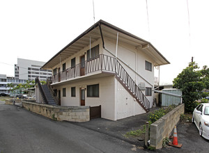 215 Puuhue Pl in Honolulu, HI - Building Photo - Building Photo