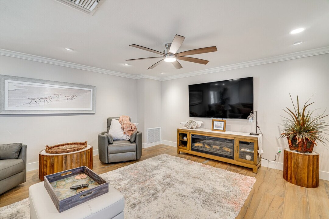 11599 Island Ave in Matlacha, FL - Building Photo