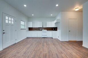 1413 Egypt St in Houston, TX - Building Photo