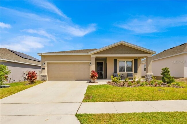 property at 717 Citrus Reserve Blvd