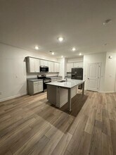 2482 Van Fleet Cir in Atlanta, GA - Foto de edificio - Building Photo