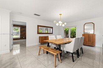 1081 NE 132nd St in North Miami, FL - Building Photo - Building Photo