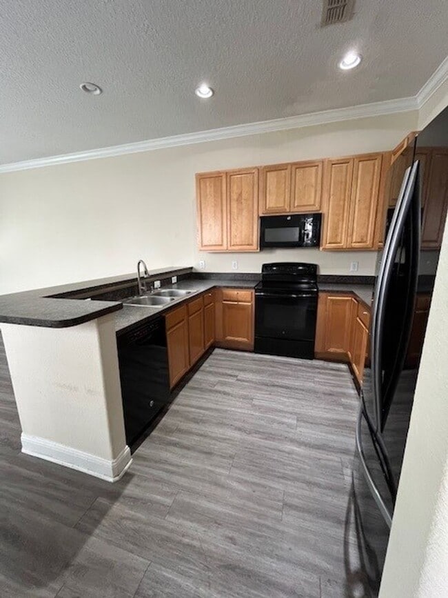 1095 Elmwood St in Orlando, FL - Foto de edificio - Building Photo