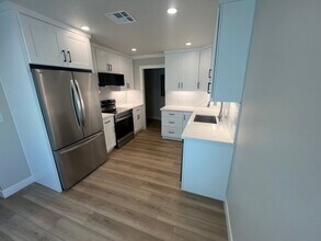 630 Hollenbeck Ave in Sunnyvale, CA - Building Photo - Building Photo