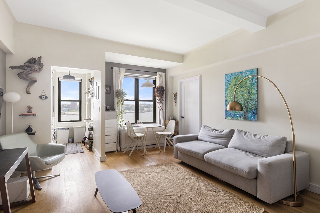 230 Riverside Dr in New York, NY - Building Photo