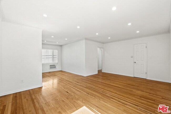1235 N Harper Ave in West Hollywood, CA - Building Photo - Building Photo