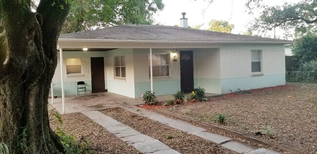 1518 E Ellicott St in Tampa, FL - Building Photo - Building Photo