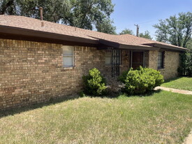 2217 26th St in Lubbock, TX - Building Photo
