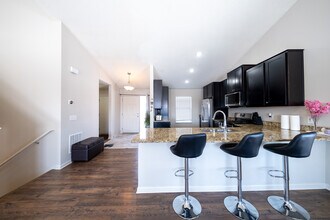 8525 Titanium Cir in Woodbury, MN - Building Photo - Building Photo