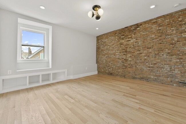 127 Saratoga St in Boston, MA - Building Photo - Building Photo